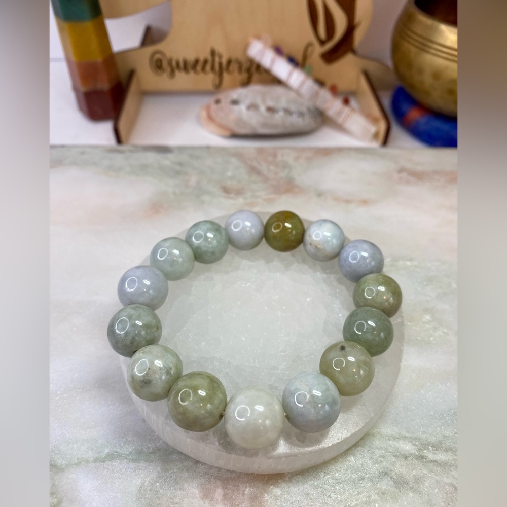 Mint Green Burmese Jade Round Bead Unisex Bracelet 12mm - Picture 6 of 8